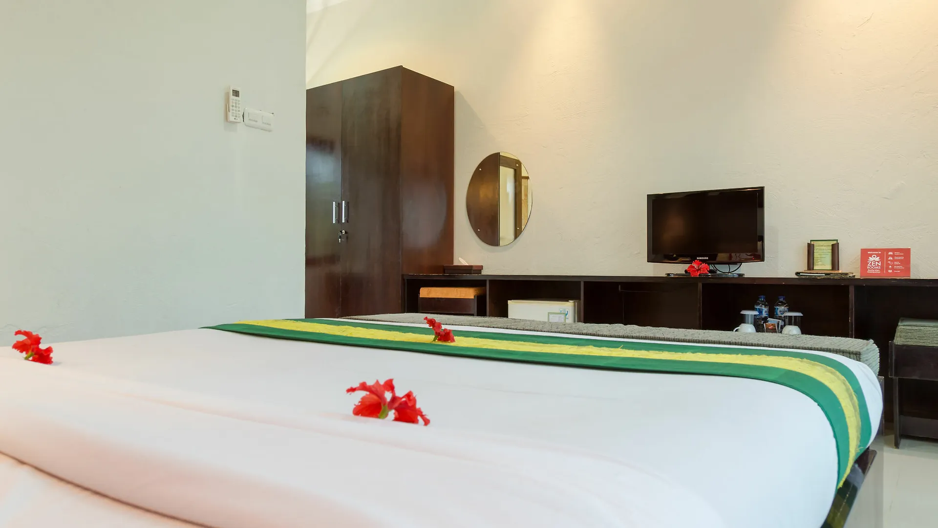 Zen Premium Ubud Sanggingan 2 Отель Убуд