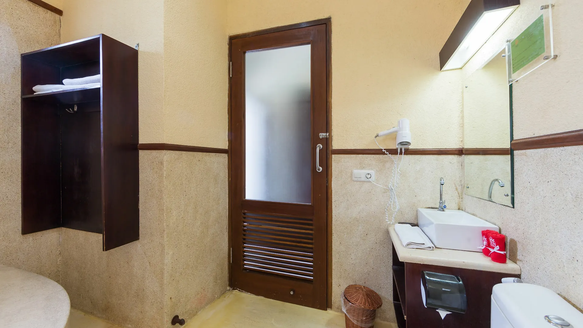 Hotel Zen Premium Ubud Sanggingan 2